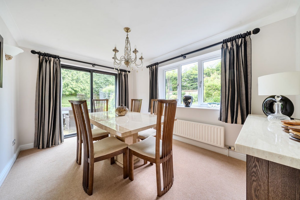 Images for Hales Barn, Church Lane, Navenby