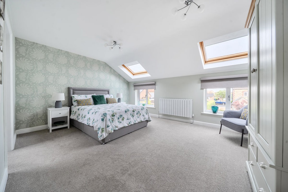 Images for Hales Barn, Church Lane, Navenby