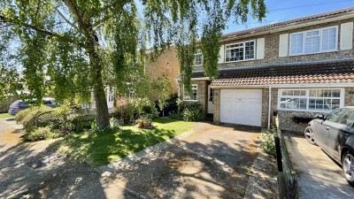 Images for Weir Farm Paddock, Scothern, Lincoln EAID:Starkey & Brown Scunthorpe BID:Starkey&Brown Lincoln