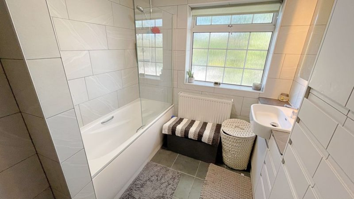 Images for Weir Farm Paddock, Scothern, Lincoln