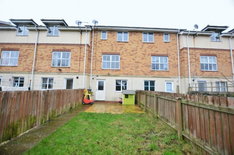 View Full Details for Kingfisher Close, Brigg